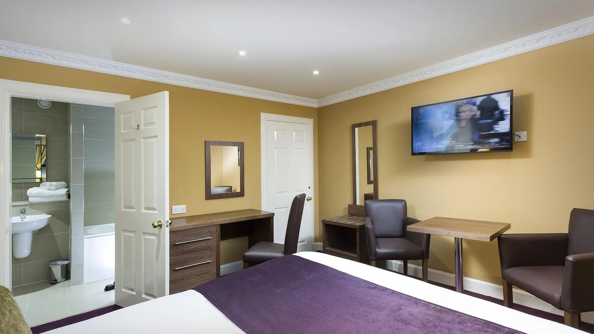 New Town Hotel EDI
